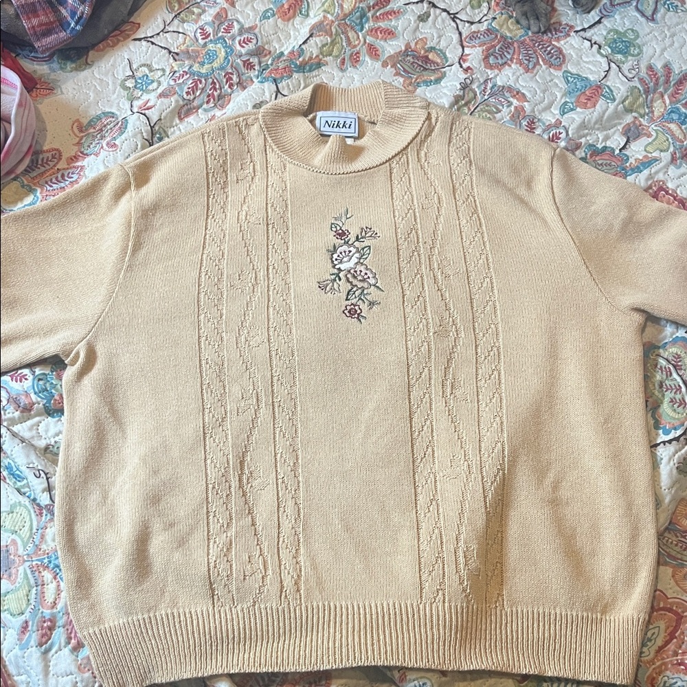 Vintage Nikki Short Sleeve Sweater